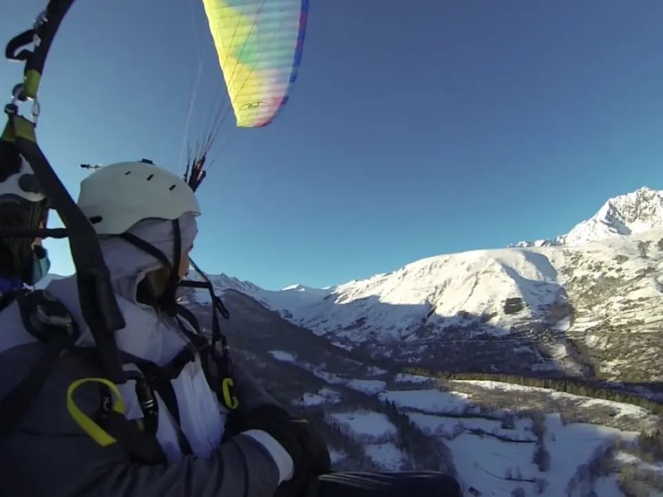Baptême en parapente été-hiver à Saint Lary Soulan - vue 5