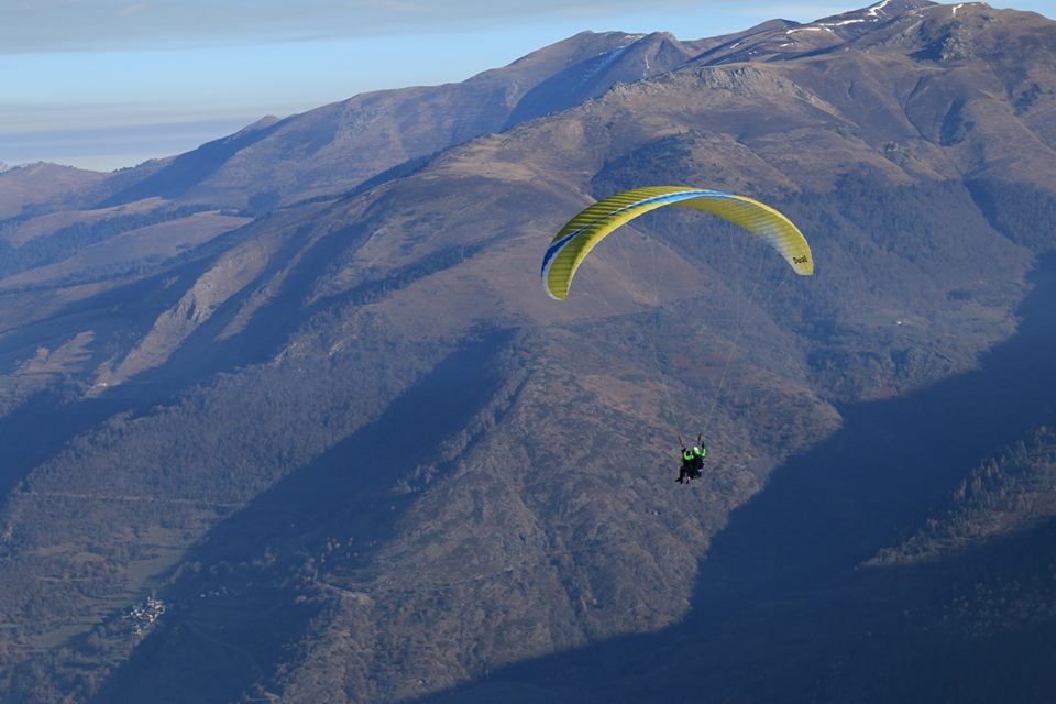 Baptême en parapente dans les Pyrénées - vue 1