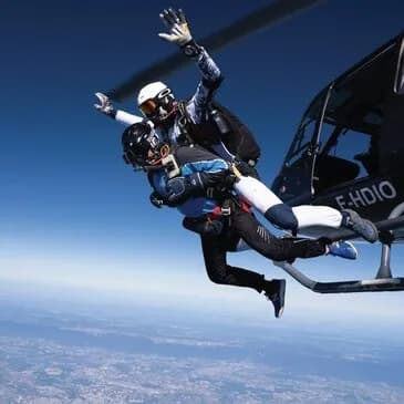Saut en parachute d'hélicoptère au massif du mont blanc  Saut en parachute d'hélicoptère au massif du mont blanc