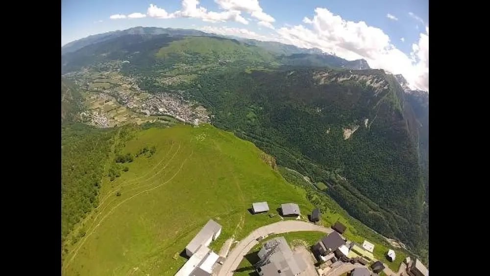 Baptême en parapente été-hiver à Saint Lary Soulan - vue 3