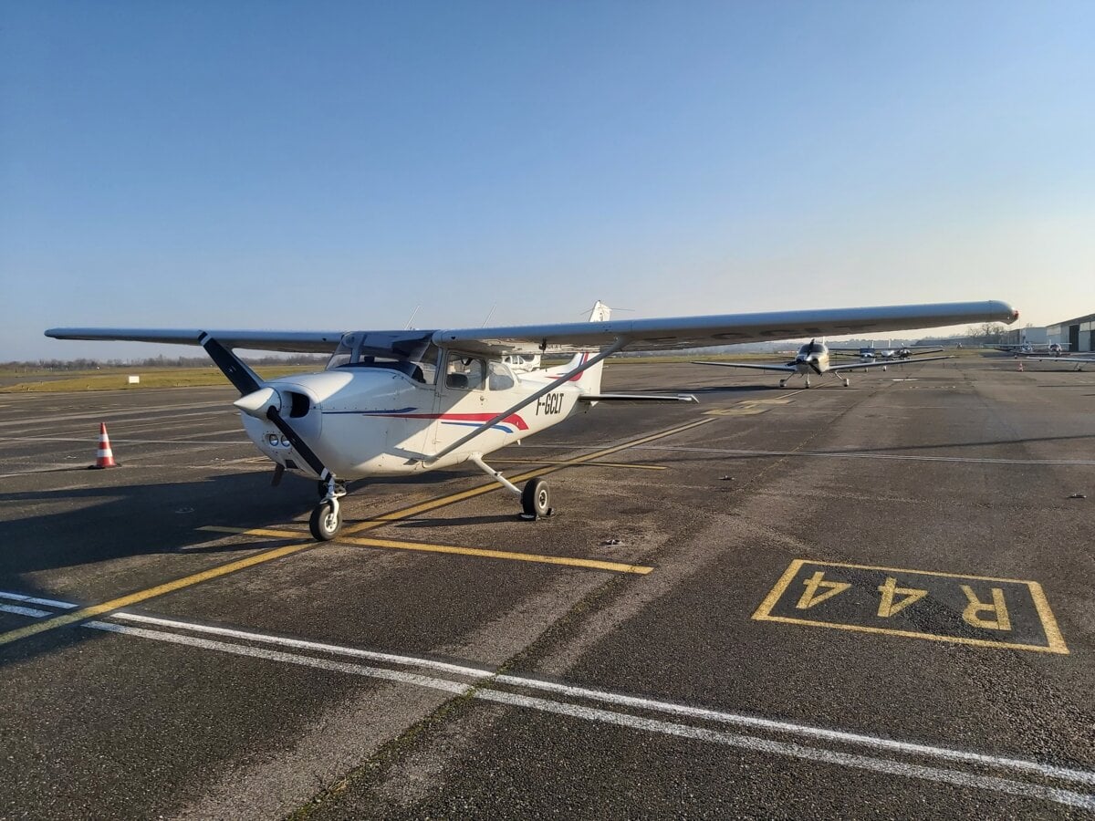 Vol d'initiation au pilotage en avion à Lyon - vue 3
