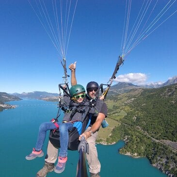 Baptême en parapente au-dessus du lac de Serre Ponçon - vue 4