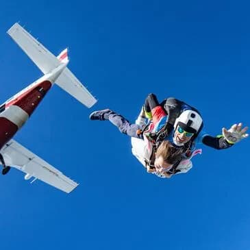 Saut en parachute au Castellet dans le Var - vue 1