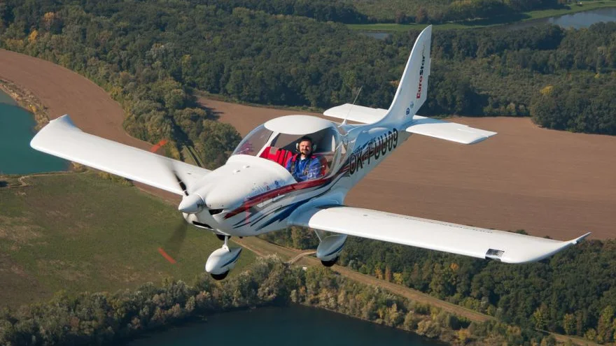 Vol d'initiation au pilotage d'ULM prés de Lille - vue 1