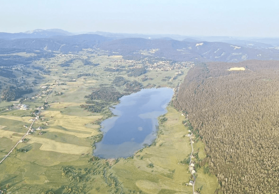 Vol en montgolfière dans le massif du Jura - vue 3