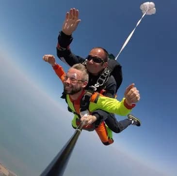 Saut en parachute au Havre avec nuit d'hôtel incluse - vue 4