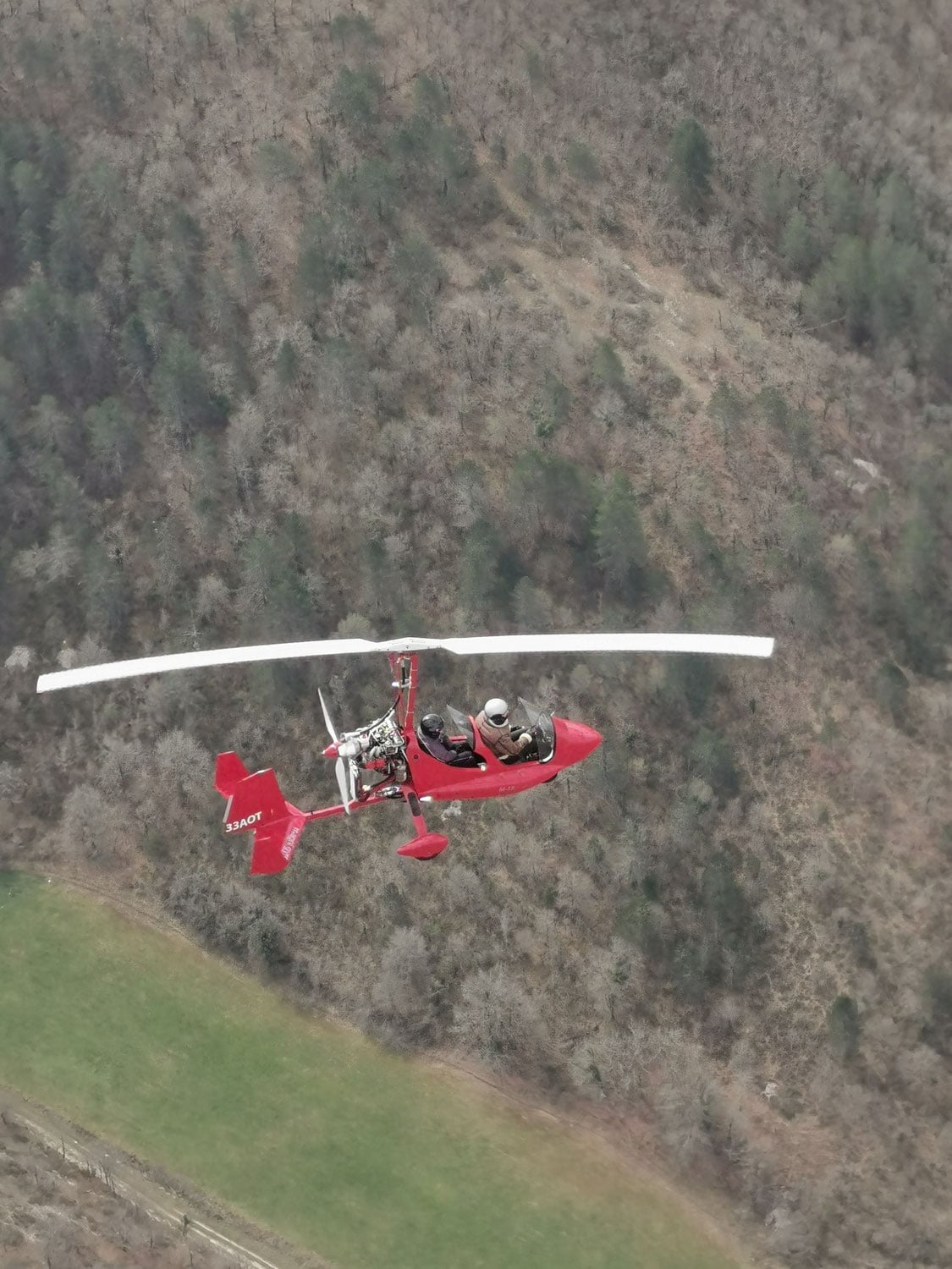 Baptême de l'air en autogire dans la région de Cahors - vue 1