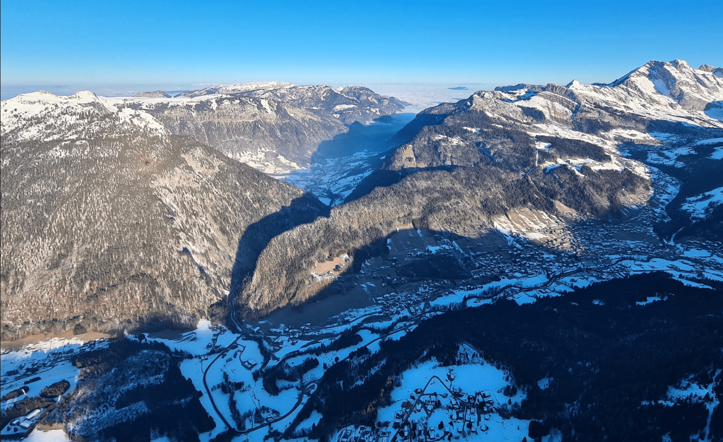 Vol en montgolfière au dessus du massif des Aravis - vue 2