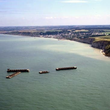 Survol des plages du débarquement en hélicoptère - vue 5