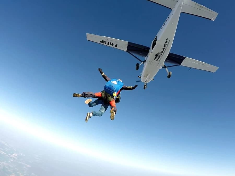 Saut en parachute tandem près d'Auxerre - vue 3