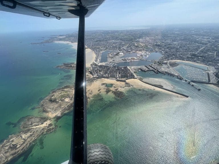 Vol en ULM au cœur de la côte d'émeraude au départ de Dinard Vol en ULM au cœur de la côte d'émeraude au départ de Dinard