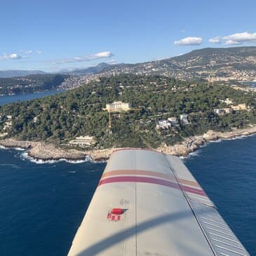 Baptême de l'air en avion au départ de Cannes Baptême de l'air en avion au départ de Cannes