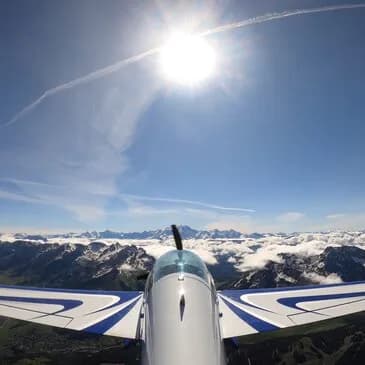 Baptême de voltige aérienne en avion à Annecy - vue 3