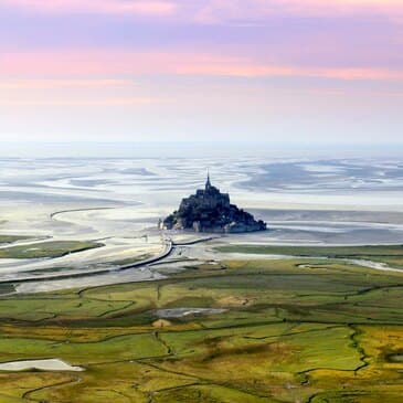 Baptême en hélicoptère au Mont Saint Michel Baptême en hélicoptère au Mont Saint Michel