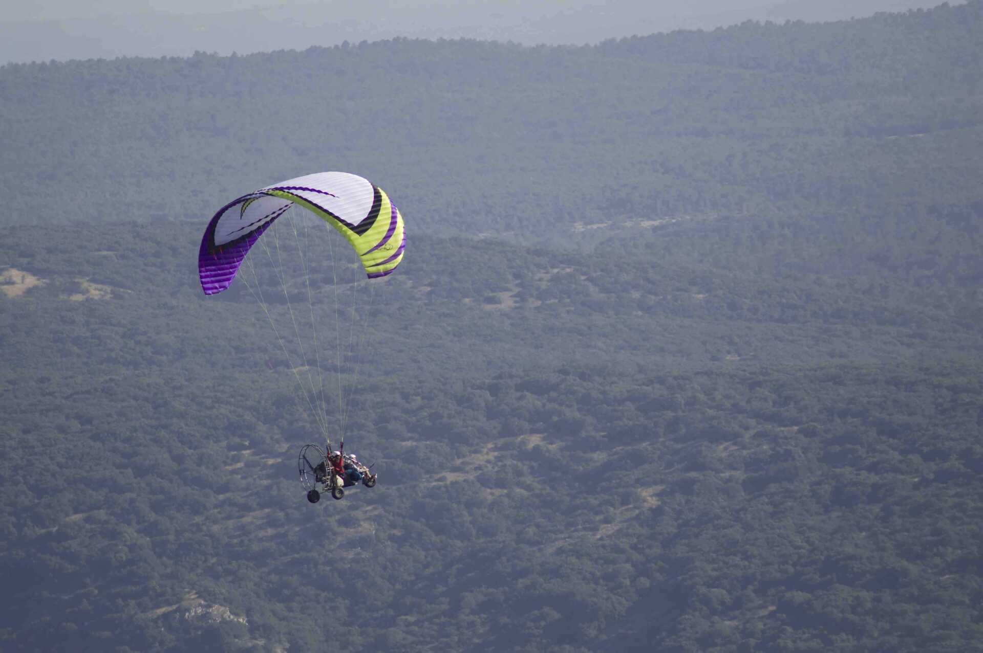 Vol découverte en paramoteur lac de Serre-Ponçon (05) - vue 2