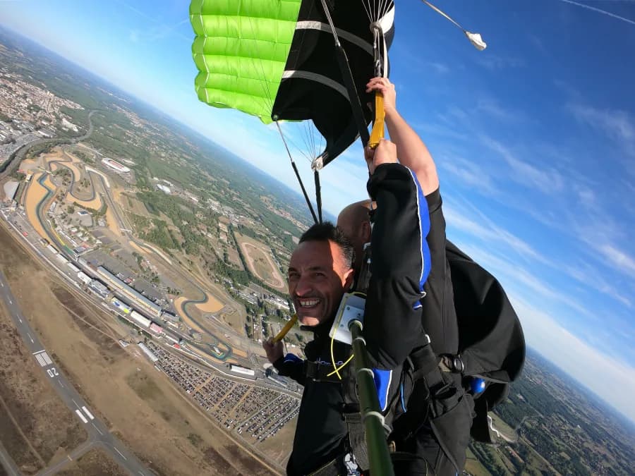 Saut en parachute au Mans dans la Sarthe - vue 4