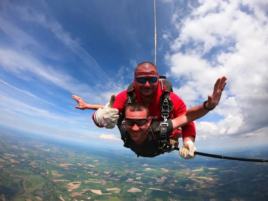 Saut en parachute tandem près d'Auxerre - vue 6