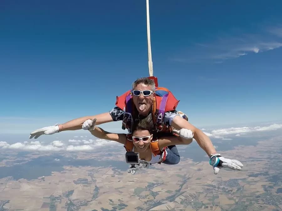 Saut en parachute tandem près d'Auxerre - vue 4