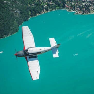 Baptême en avion à Annecy - vol au dessus du lac et des Aravis - vue 4