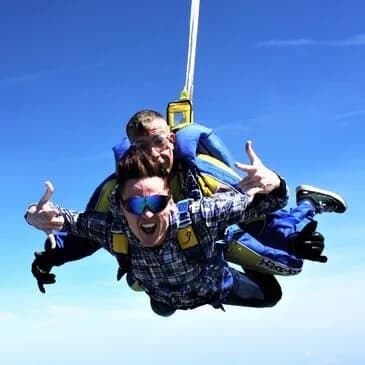 Saut en parachute tandem dans les Hauts de France - vue 2
