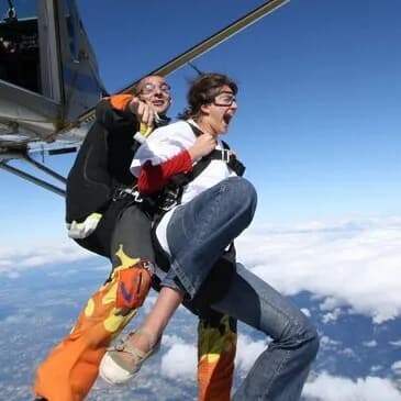 Saut en parachute à Clermont-Ferrand - vue 2