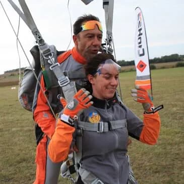 Saut en parachute prés de Montauban dans l'Aveyron - vue 2