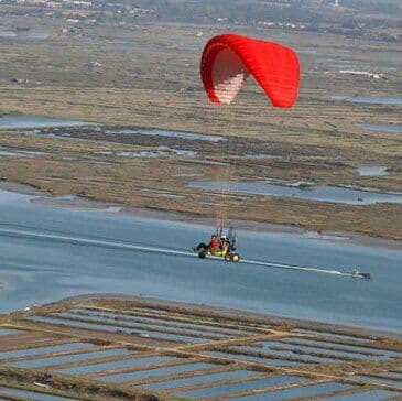 Vol d'initiation au pilotage en parapente motorisé à Marennes-Oléron - vue 1