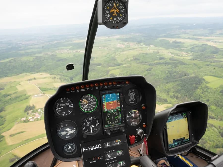 Baptême en hélicoptère au départ de Reims Baptême en hélicoptère au départ de Reims