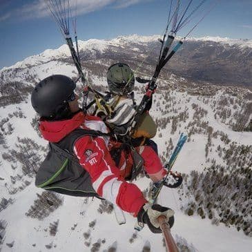 Vol en parapente à skis à Risoul dans les Hautes Alpes - vue 2