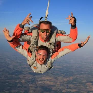 Saut en parachute prés de Montauban dans l'Aveyron - vue 1