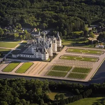 Vol en hélicoptère à Tours au-dessus des châteaux de la Loire - vue 6
