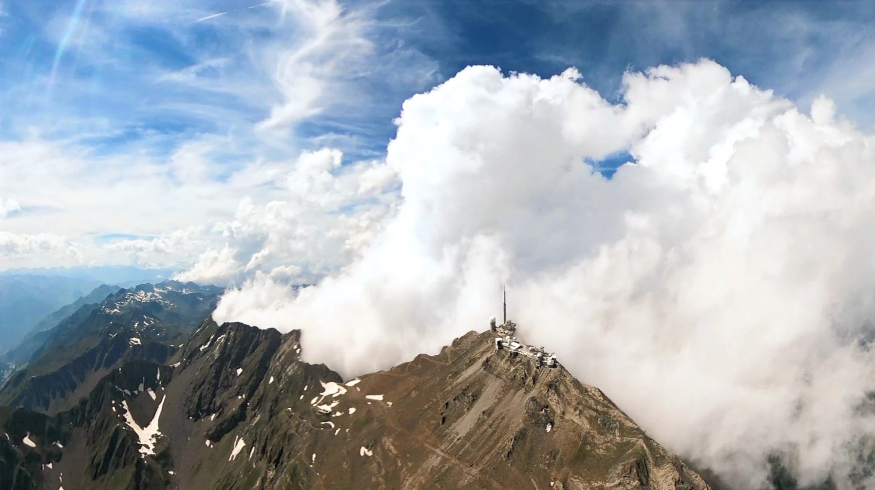 Baptême de l'air en planeur au pic du midi - vue 1