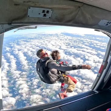 Saut en parachute tandem à Vannes - vue 3