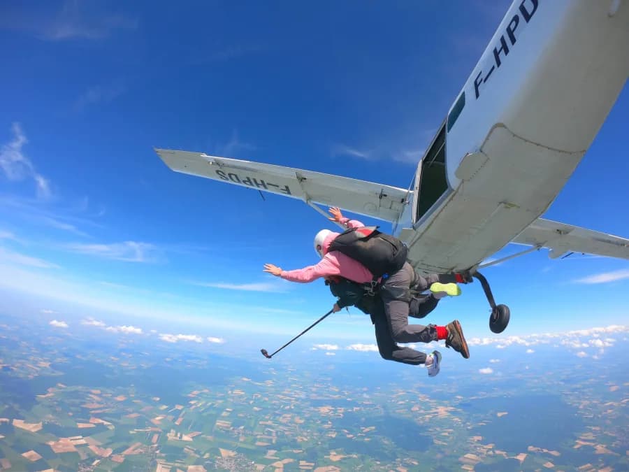 Saut en parachute tandem près d'Auxerre Saut en parachute tandem près d'Auxerre
