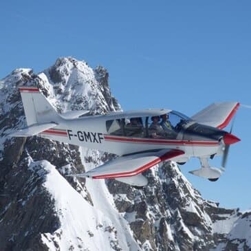Survol du mont blanc en avion au départ d'Annecy - vue 3