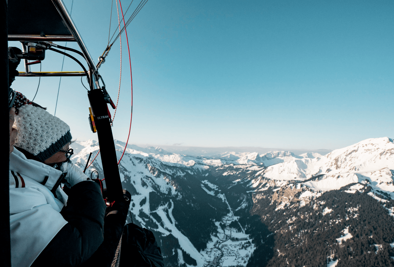 Vol en montgolfière entre la Lac Léman et le mont Blanc Vol en montgolfière entre la Lac Léman et le mont Blanc