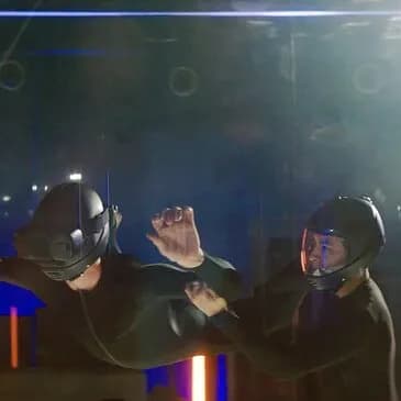 Simulateur de chute libre avec réalité virtuelle 4D à Lyon - vue 3