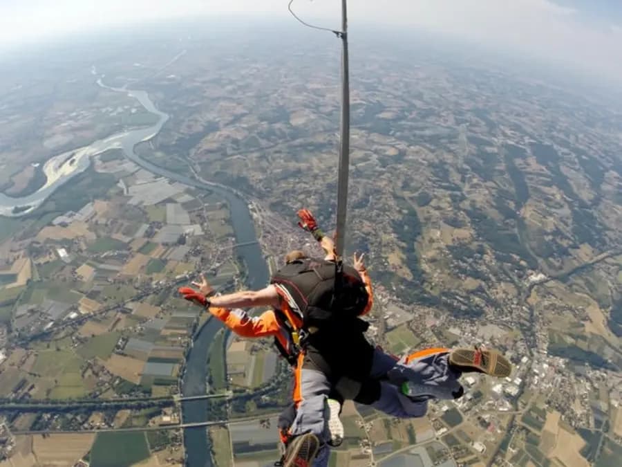 Saut en parachute près d'Agen - vue 2