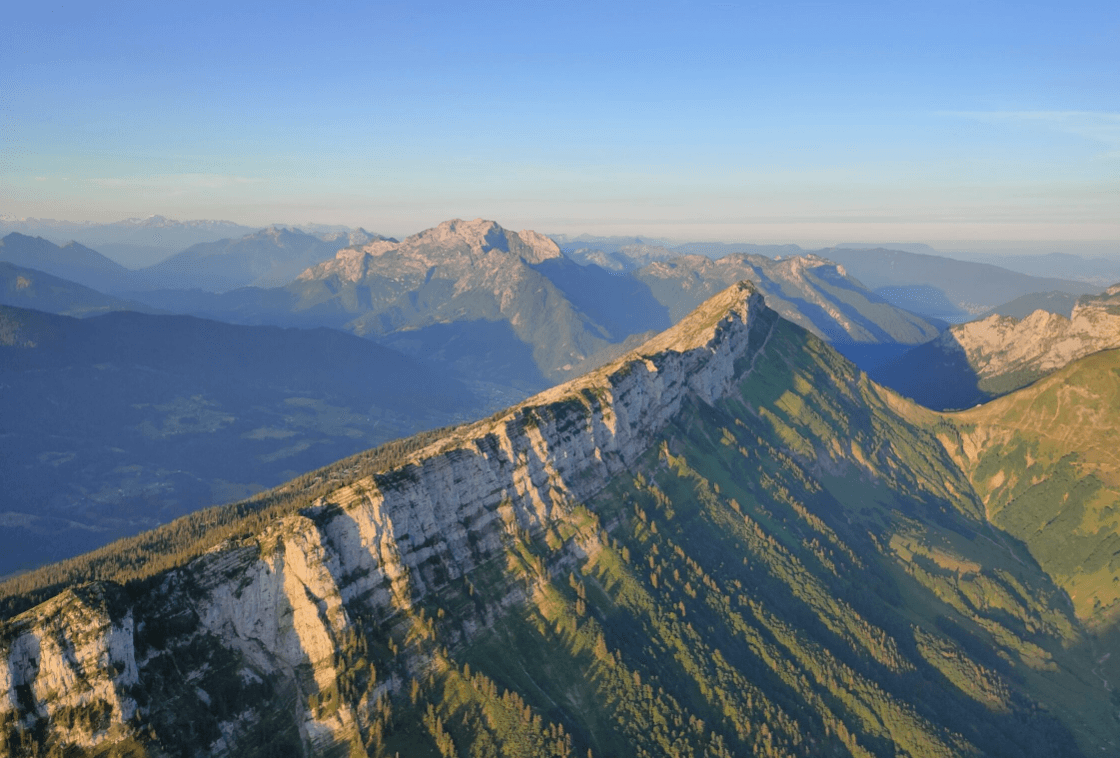 Vol en montgolfière au dessus du massif des Aravis - vue 3
