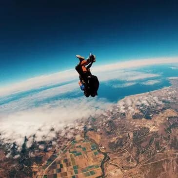 Saut en parachute au Castellet dans le Var - vue 3