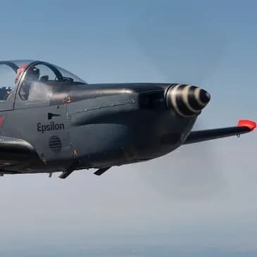 Voltige aérienne en avion militaire en Vendée - La Roche-sur-Yon - vue 3